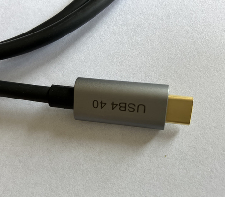 1.8m HDMI 배선 장비 USB 4 240w 탄력적 하드미 커버 버클형
